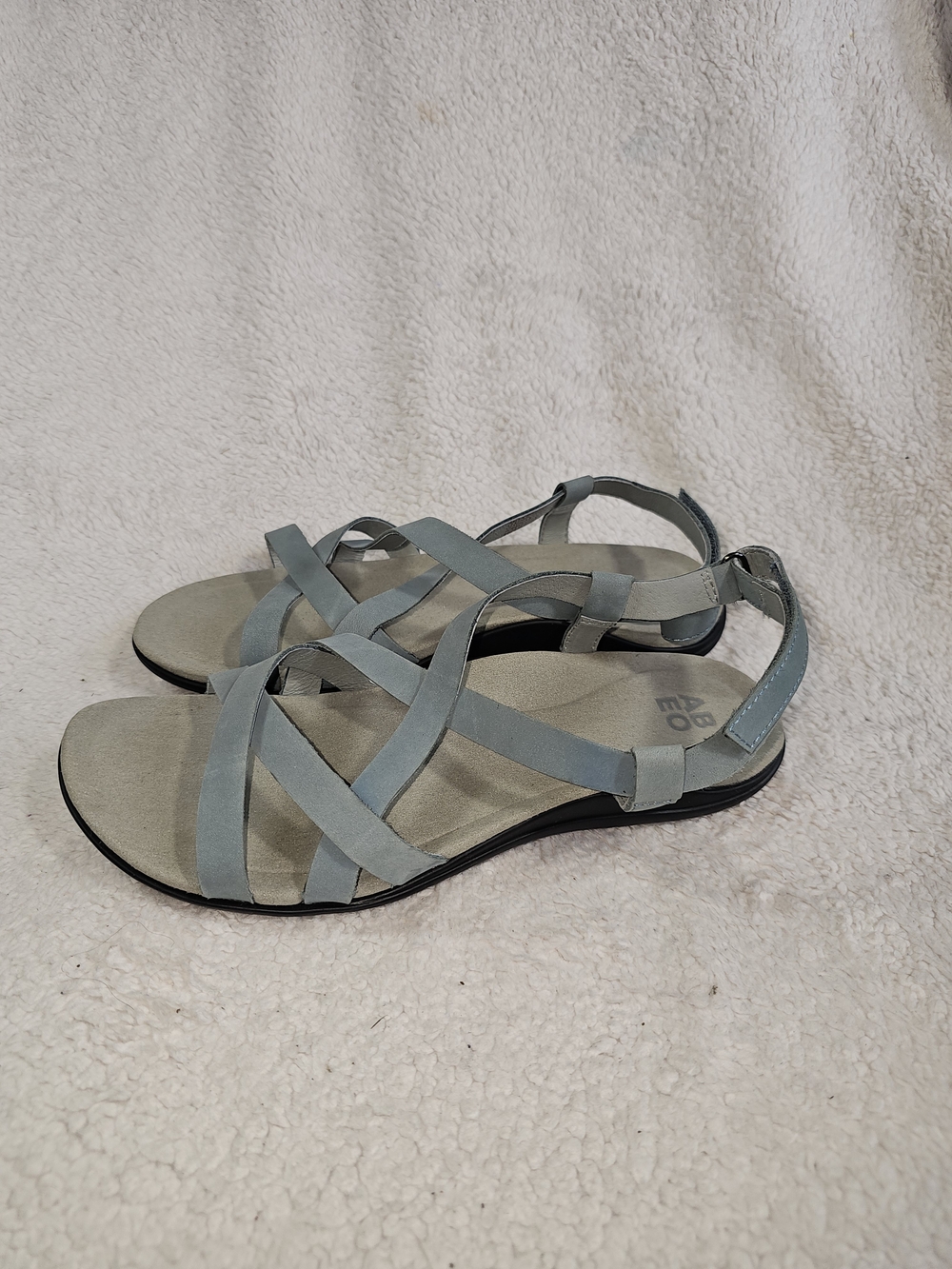 Abeo Bella Walking Sandals Women Sz 10.

Images